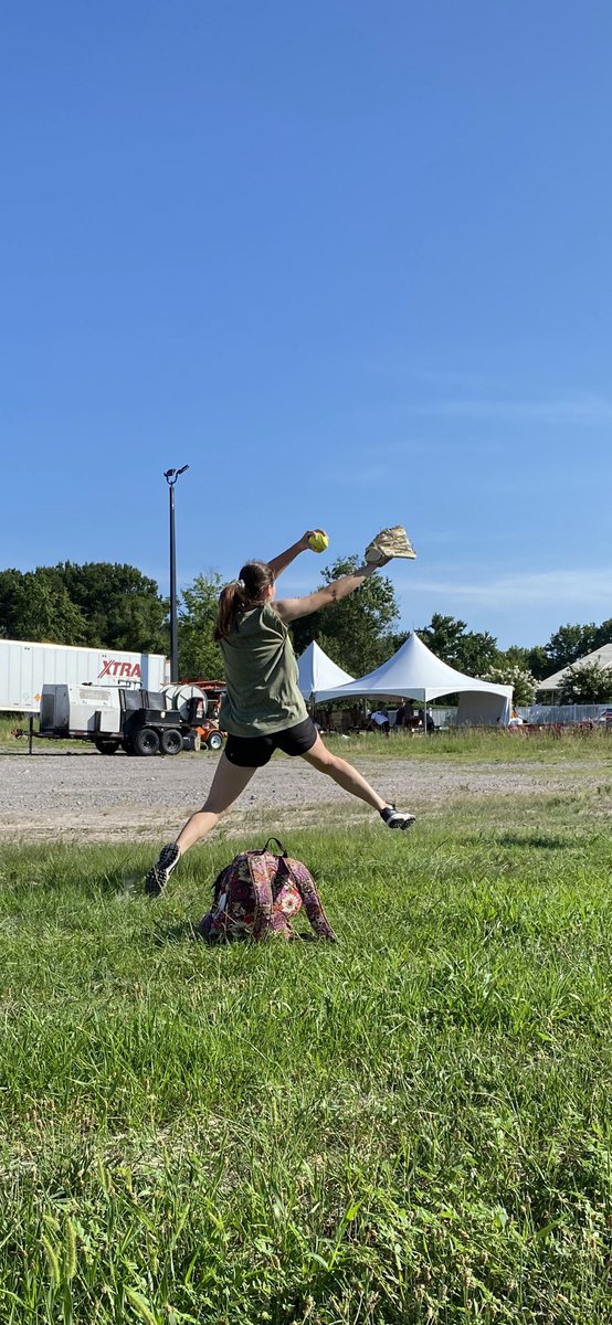 My senior RS <a href="/CarolineMc2023/">Caroline McLendon</a> getting her pitching work in while everyone else sleeps. This is grit. She’s special.