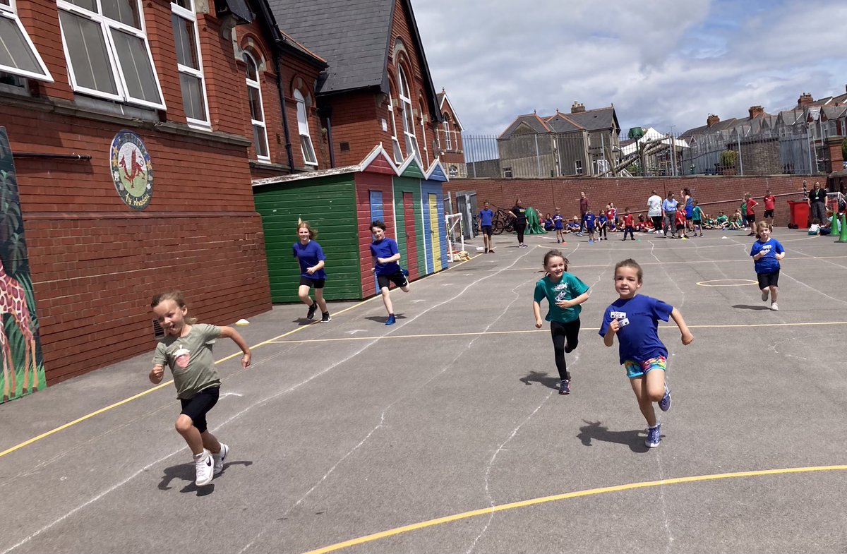 missaliney's tweet photo. Prynhawn ardderchog yn ystod Mabolgampau Meithrin a Derbyn! | A great afternoon during Nursery and Reception’s Sports Day!
Da iawn bawb 🤩 https://t.co/EoRlCllMV7