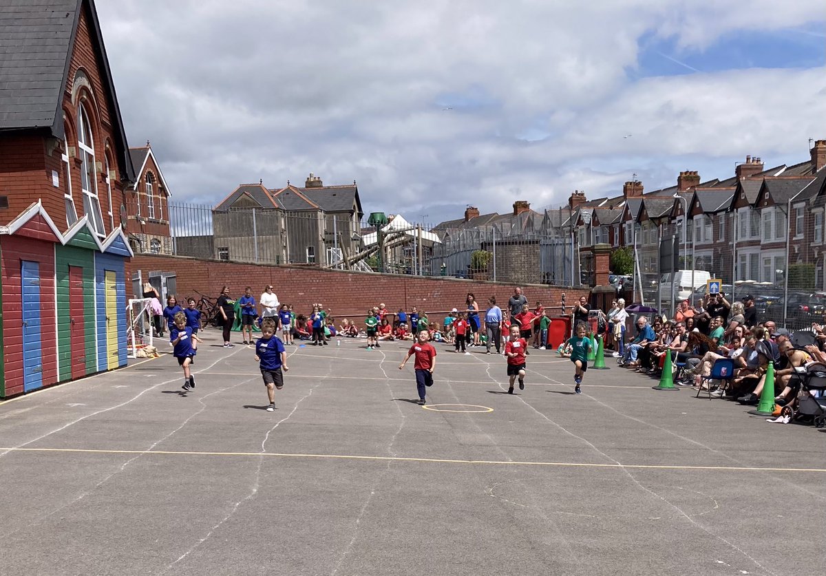 missaliney's tweet photo. Prynhawn ardderchog yn ystod Mabolgampau Meithrin a Derbyn! | A great afternoon during Nursery and Reception’s Sports Day!
Da iawn bawb 🤩 https://t.co/EoRlCllMV7
