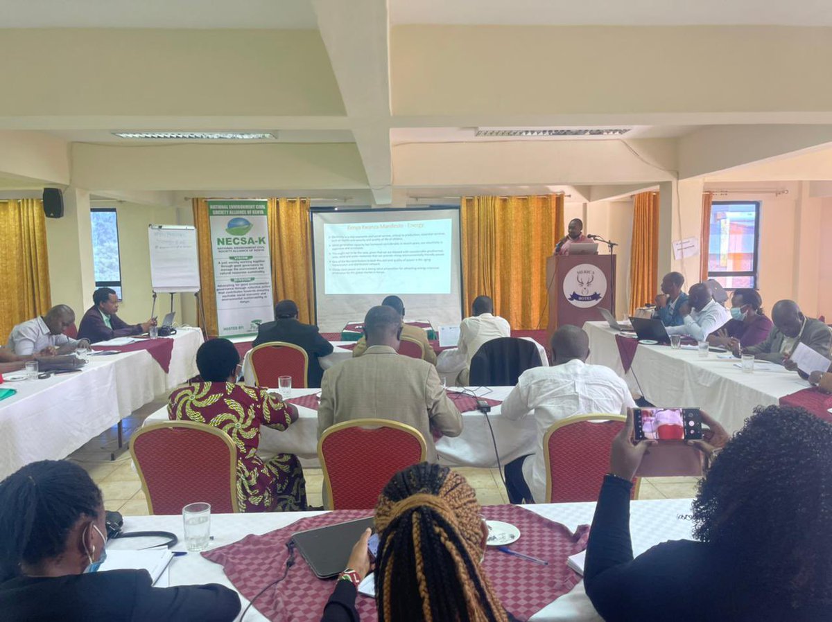 SEAAKenya's tweet photo. Our Coordinator @omenyi_brian unpacking the commitments on Energy as contained in the manifestos of #Kenyakwanza and #AzimioLaUmoja. The ongoing workshop seeks to interrogate environmental matters contained in their manifestos #EnvironmentASK2022 @enock_kiminta @babajonick https://t.co/OEMZFB8BSc
