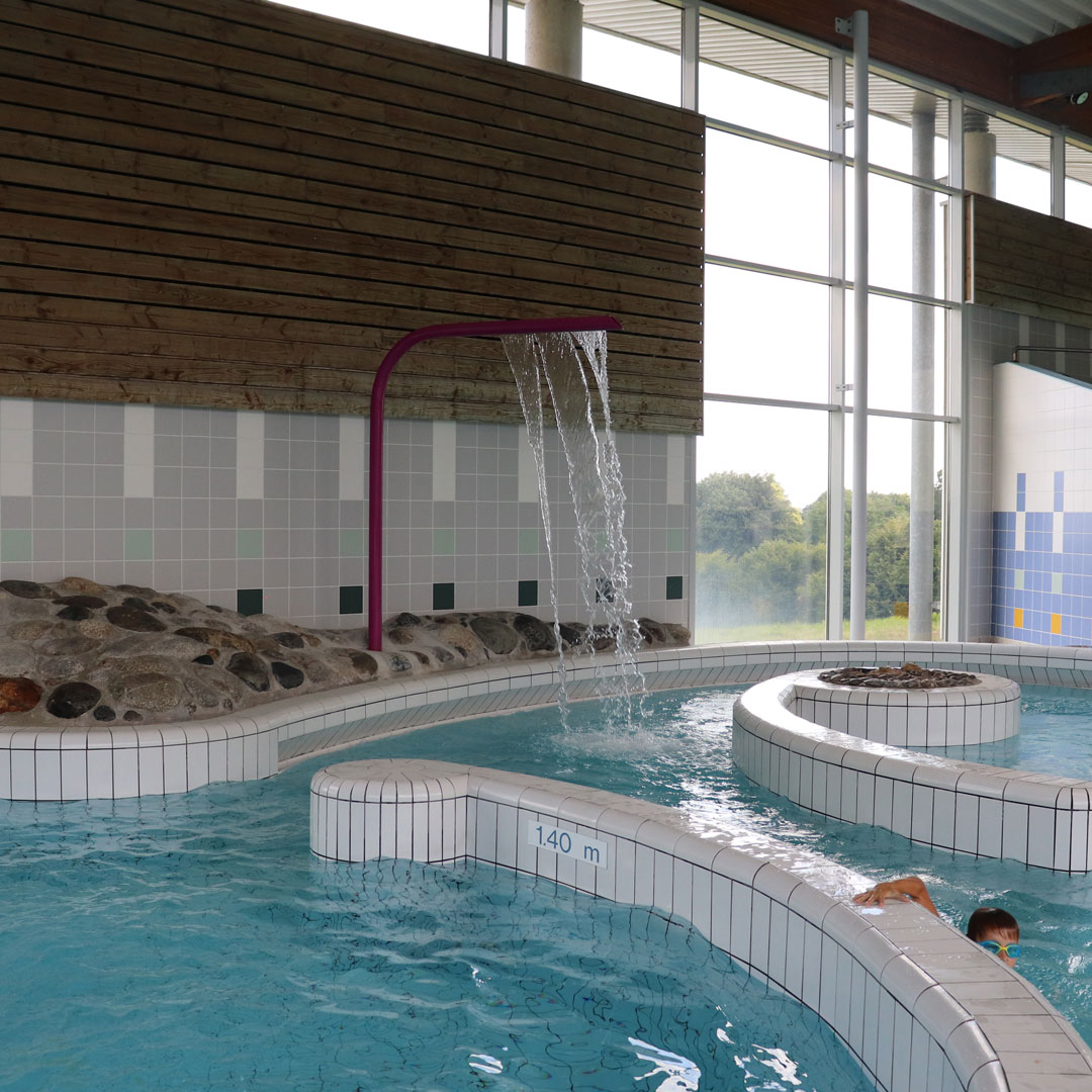 paysdefalaise's tweet image. [FORMÉO] Ce matin était organisée une conférence de presse au Centre Aquatique Forméo en présence de Jean-Philippe MESNIL, Président du Pays de Falaise. L&apos;occasion de présenter les 6 nouveaux jeux financés par le Pays de Falaise⬇️
paysdefalaise.fr/culture/loisir…
#PaysDeFalaise #Formeo