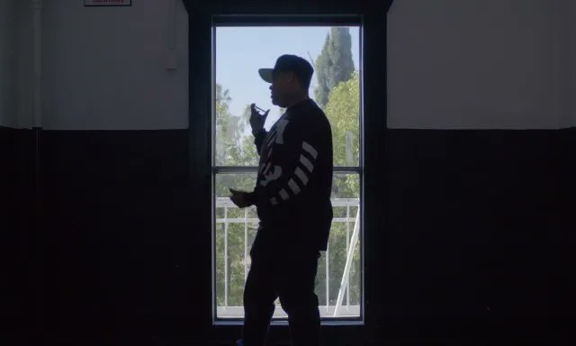 ShortoftheWeek's tweet image. Nasir, a transgender musician, comes out to several family members over the phone in Nasir Bailey &amp;amp; @jkmaybe's insightful #shortdocumentary. shortoftheweek.com/2022/07/06/nas…