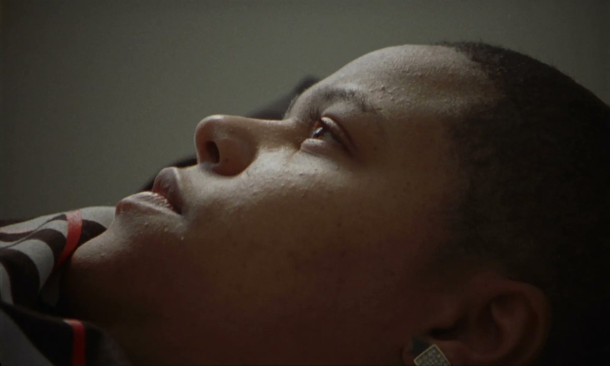ShortoftheWeek's tweet image. Nasir, a transgender musician, comes out to several family members over the phone in Nasir Bailey &amp;amp; @jkmaybe's insightful #shortdocumentary. shortoftheweek.com/2022/07/06/nas…