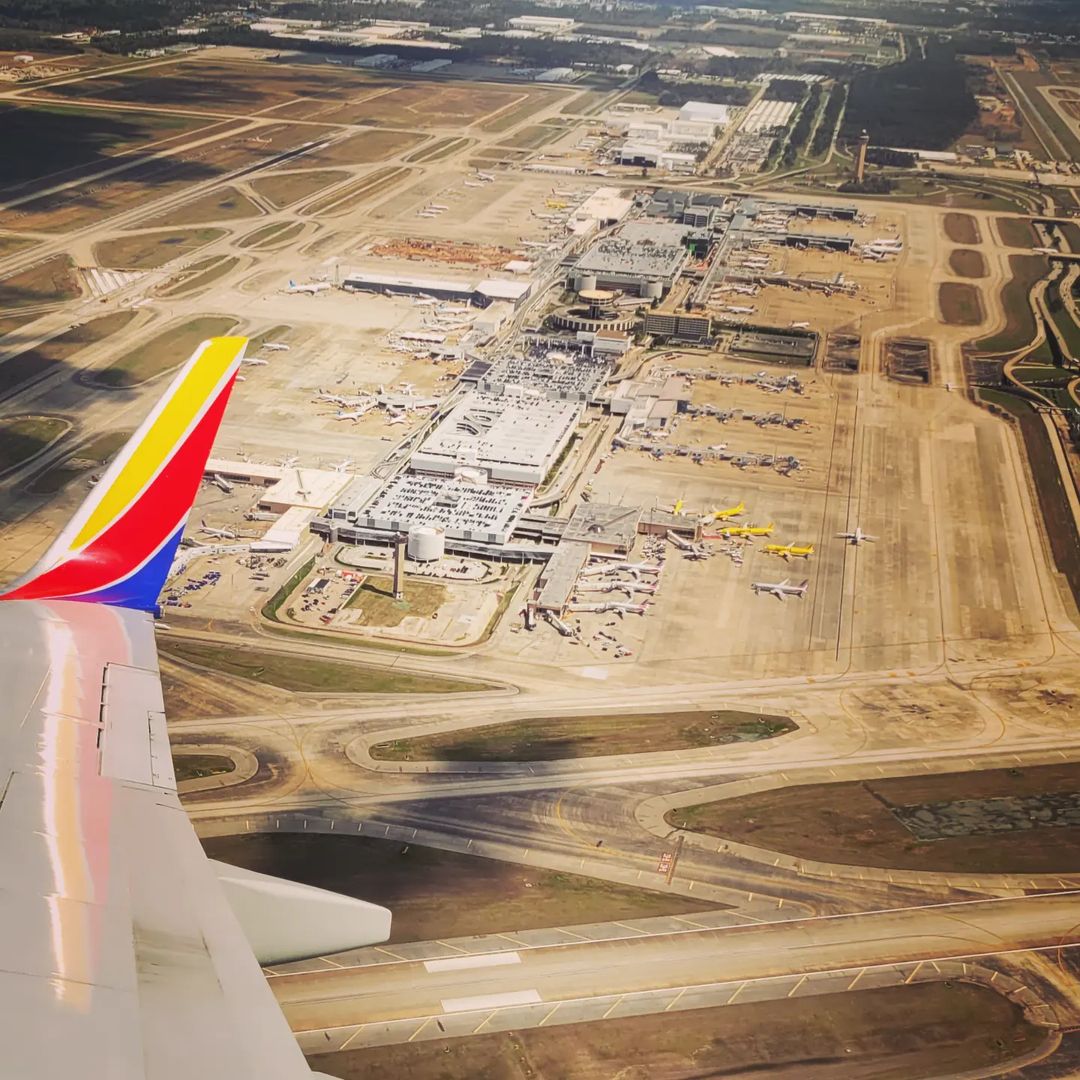 iah's tweet photo. What a #WindowViewOfIAH 😍

📸 IG: phosizzle87 https://t.co/Ezex3JBgtf