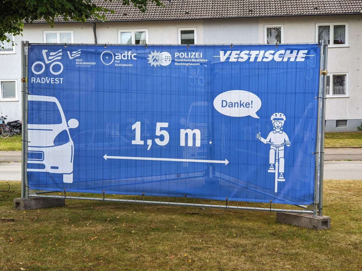 Hey <a href="/BonjwaMental/">Mental</a> ... Das könnte knapp werden ... ;-)
<a href="/BonjwaDE/">Bonjwa</a>