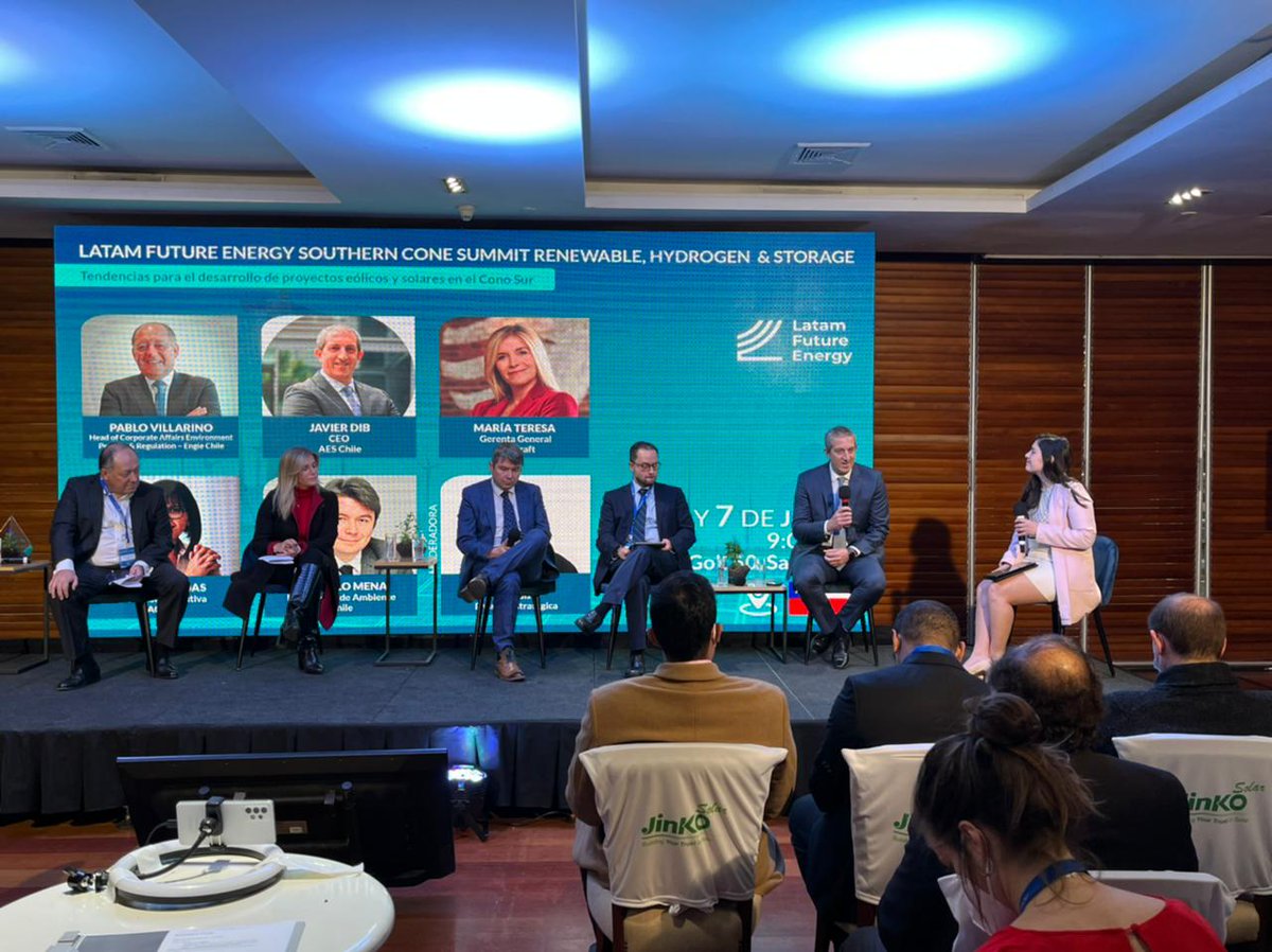 📡Nuestro CEO <a href="/javierfd10/">Javier Federico Dib</a> presente en el @LATAMFE 2022 conversando con líderes de la industria sobre cómo acelerar la transición energética del país🇨🇱 y las acciones que estamos realizando como compañía para alcanzar una matriz más sustentable.⚡️🌱