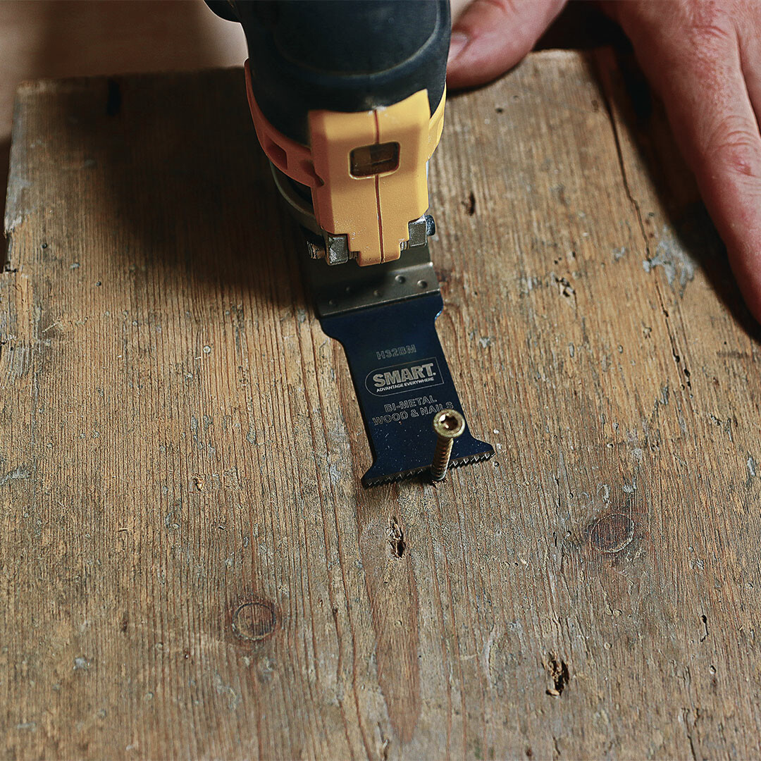SMARTmultitool's tweet image. When you need to cut nails or wood with nails, the 32mm Bi-Metal blade is perfect for the job 👌

Head to your local stockist today 👉 bit.ly/2M6vOkA
#SMARTToolsUK