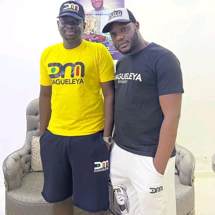 roi1212officiel's tweet image. Je suis avec mon frère Tal B bonne journée à vous tous depuis Dakar 🇸🇳 🇸🇳 🇸🇳