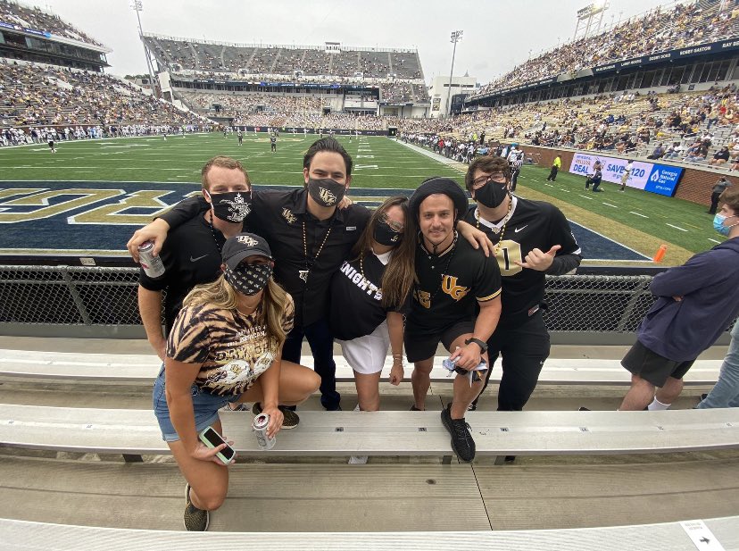 ThatGirl_Jackie's tweet photo. Happy Happy Birthday to @danimedinanews 🖤💛 🎉#ThrowSomeDs https://t.co/UvaeC43alT