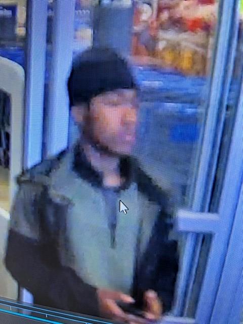 BaltCoPolice's tweet image. 🚨The following individuals pictured below are persons of interest in an attempted robbery investigation. #BCoPD detectives are seeking your help in identifying them. Anyone with information is requested to call 911 or 410-307-2020. #HelpIdentify