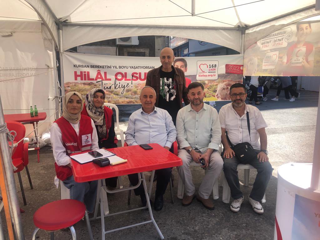 Türk Kızılay  Kurban bağış standlarımızdaki hareketlilik ve yoğunluğun bulunduğu  Bağışçılarımızın Kızılay aracılığı ile ihtiyaç sahiplerine Kurban bağışlarının yapıldığı standlarımızdan @umraniyekizilay standını ziyaret  ettim. <a href="/KizilayKurumsal/">Türkiye Kızılay Derneği Kurumsal</a>