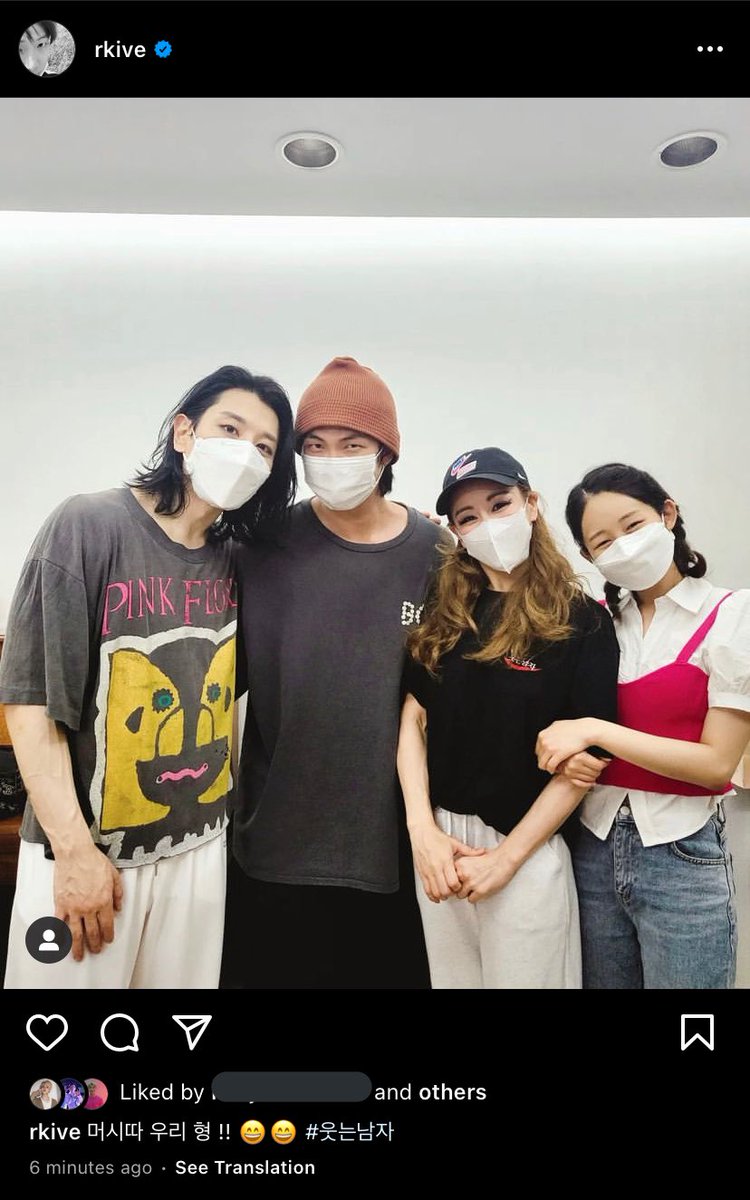 Qg_Barmys's tweet photo. 🔮 RM via Instagram

🐨: nosso hyung é muito descolado !! 😄😄 #OHomemQueRi*

*É o nome do musical em que Park Hyoshin está participando

☀️ @BTS_twt | ©btsinthemoment https://t.co/hS764r78l9