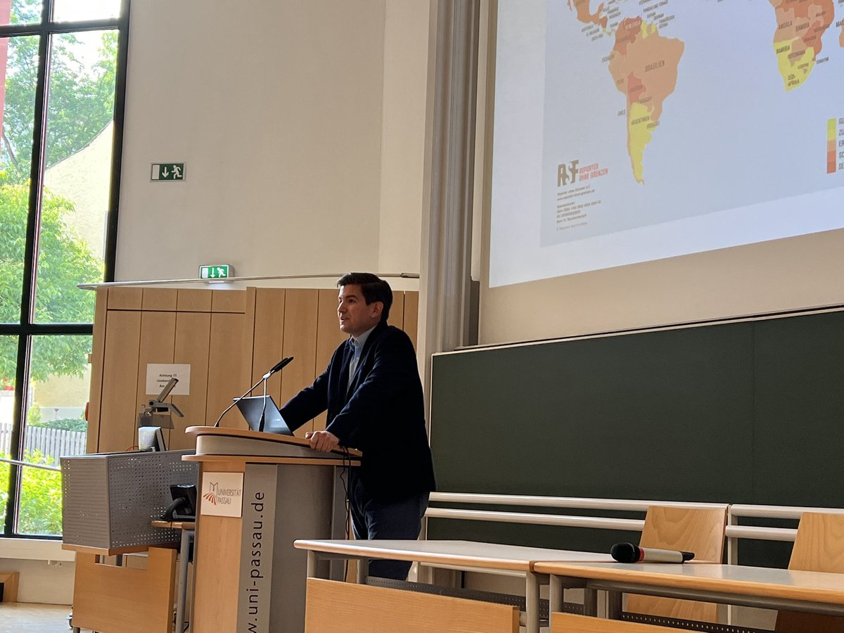 Michael Sengl (@senglmichael) on Twitter photo Herzlich willkommen zurück an der <a href="/UniPassau/">Universität Passau</a> lieber <a href="/BenjAlvarez1/">Benjamin Alvarez</a>! Spannender Vortrag u.a. zu #Pressefreiheit und der Arbeit bei <a href="/DeutscheWelle/">DW Deutsche Welle</a> Herzlich willkommen zurück an der <a href="/UniPassau/">Universität Passau</a> lieber <a href="/BenjAlvarez1/">Benjamin Alvarez</a>! Spannender Vortrag u.a. zu #Pressefreiheit und der Arbeit bei <a href="/DeutscheWelle/">DW Deutsche Welle</a>