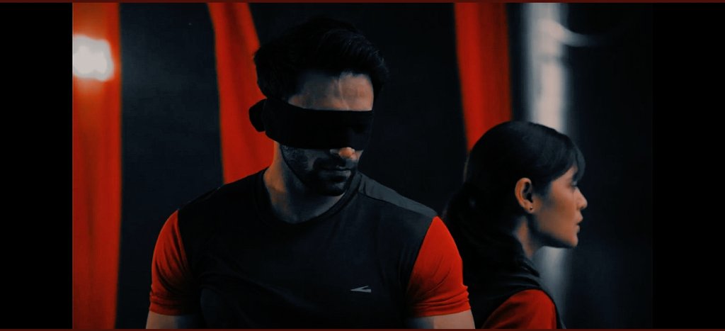 Emotions were taking a toll on them..🥺
Karan was denying his Heart n Monu was keeping herself away from him..
Feelings their Eyes held were antagonistic to their actions..
Her aloof behaviour was bothering him n she was hurting herself to not hurt him..
#MoRan #ZiddiDilMaaneNa