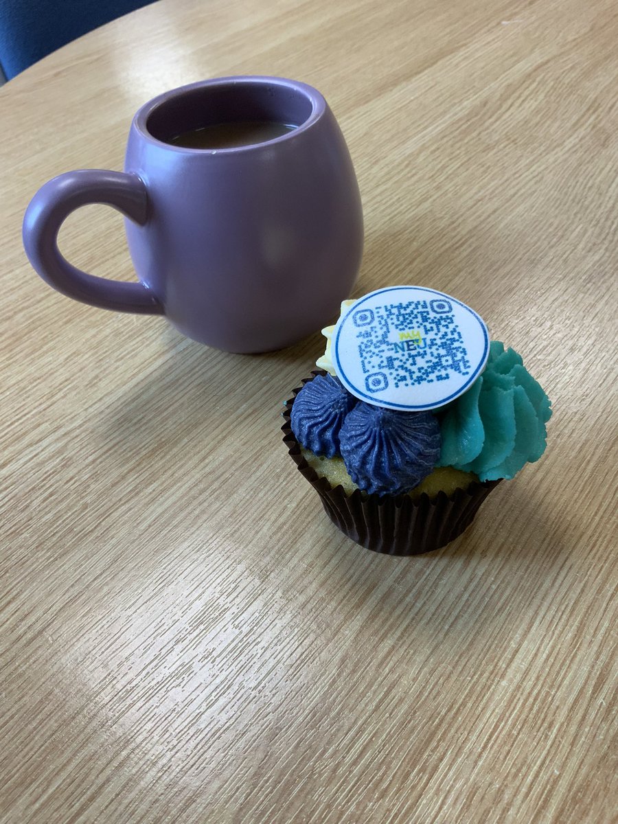 MissTect's tweet image. What a lovely treat from @NEUnion ☕️🍰
Thank you!