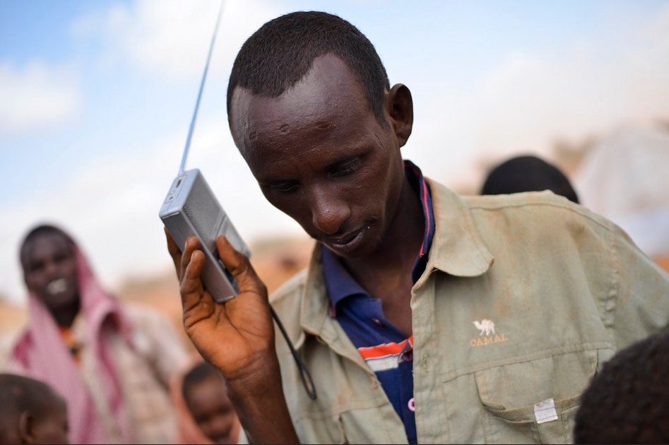 BLOG : "Les droits fonciers à l'antenne : comment Land Voice aide les communautés autochtones au Cameroun" 🎙️📻
<a href="/sandykouba/">Sandrine Kouba</a> explique cmt une émission de radio a permis d'informer les communautés sur leurs #droitsfonciers et de faire face aux investisseurs
landportal.org/node/102704