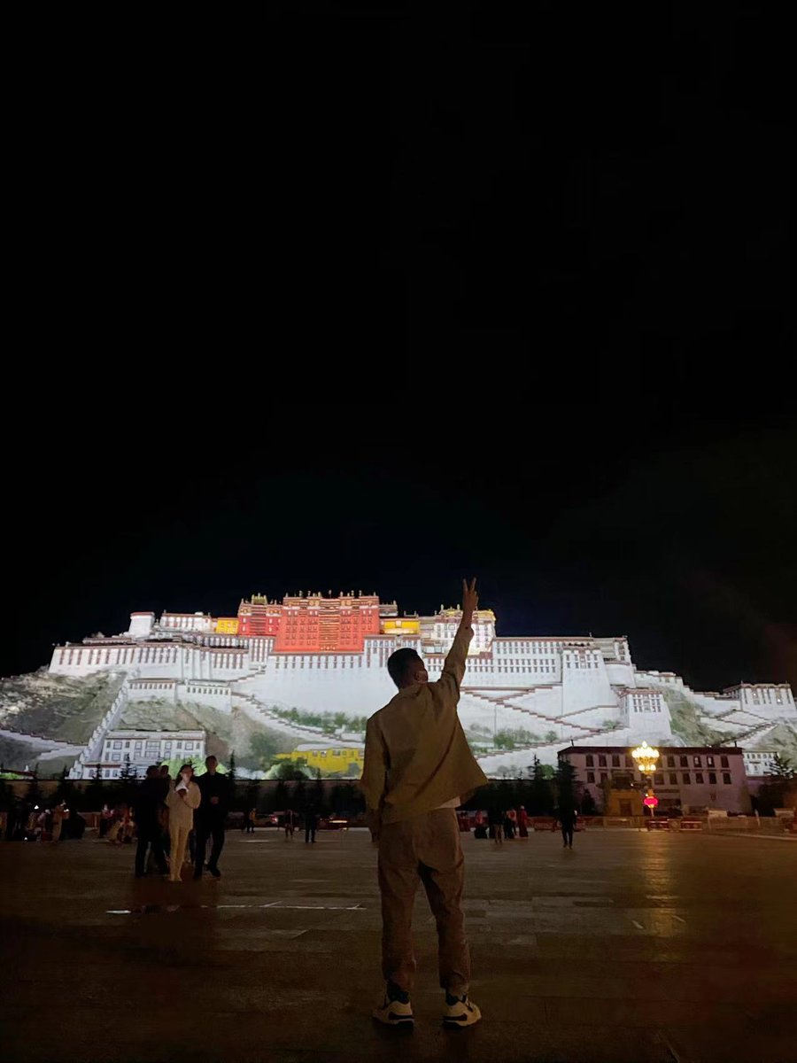 如果一个人想去西藏，说明他不快乐，如果一个人想去西藏却迟迟没有去，说明他又穷又不快乐[旺柴]