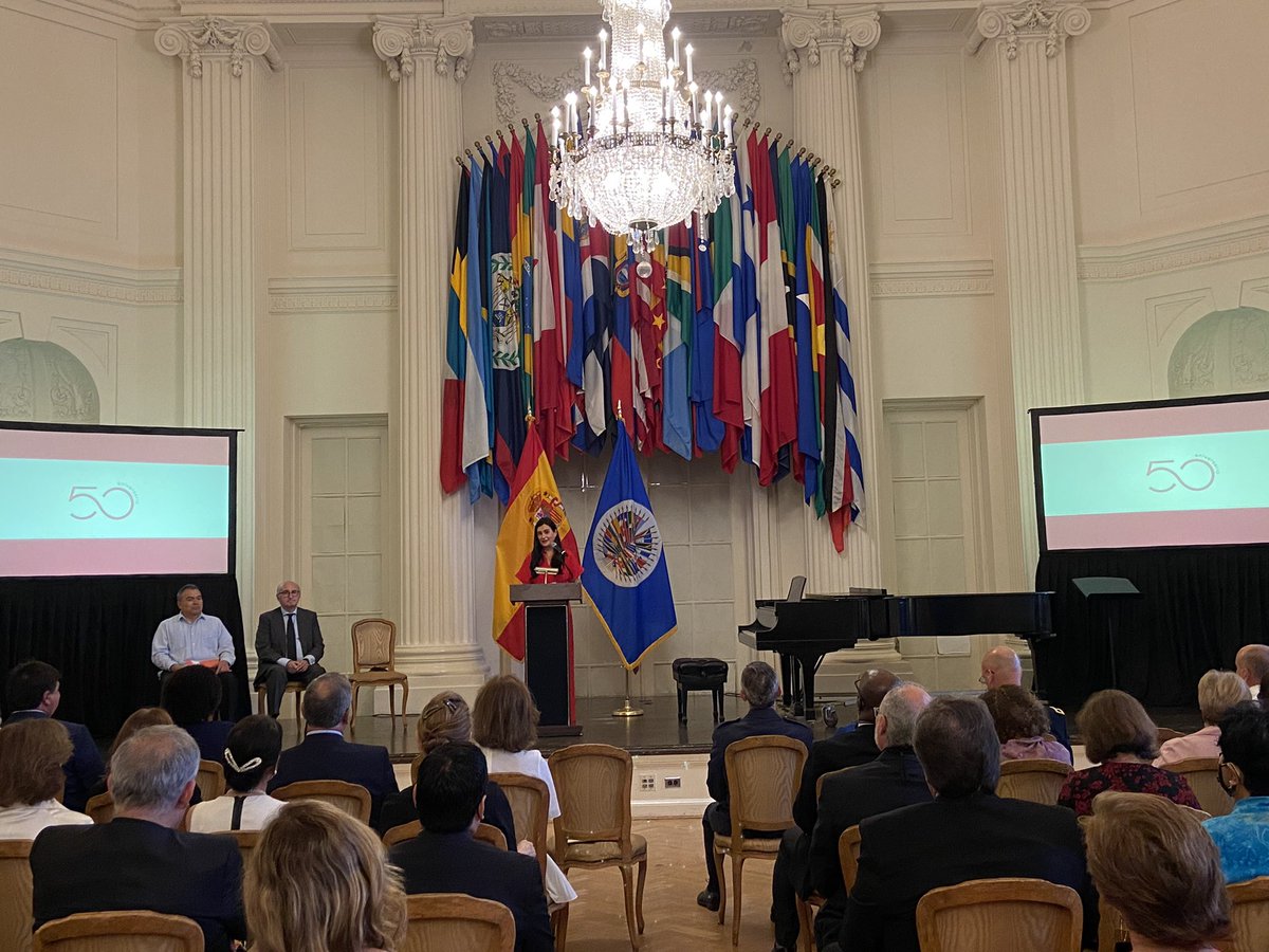 GabrielCruzSt's tweet photo. 🇪🇸 Ha sido muy emocionante estar presente en el 50 aniversario de la presencia de España como país observador en la @EspOEA. En este medio siglo hemos trabajado en reforzar los lazos históricos y afectivos que nos unen con América. https://t.co/qPMebGMG3T
