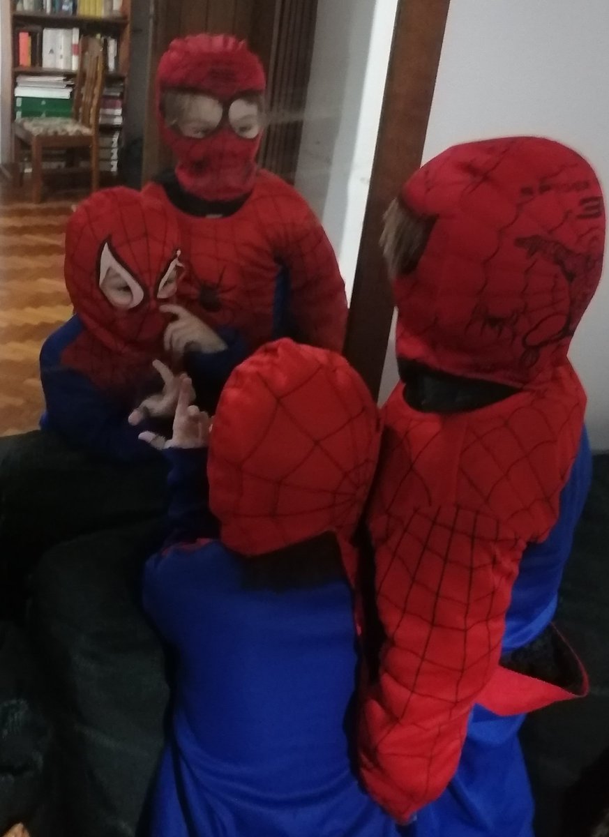 Apaleada's tweet image. The real MULTIVERSE