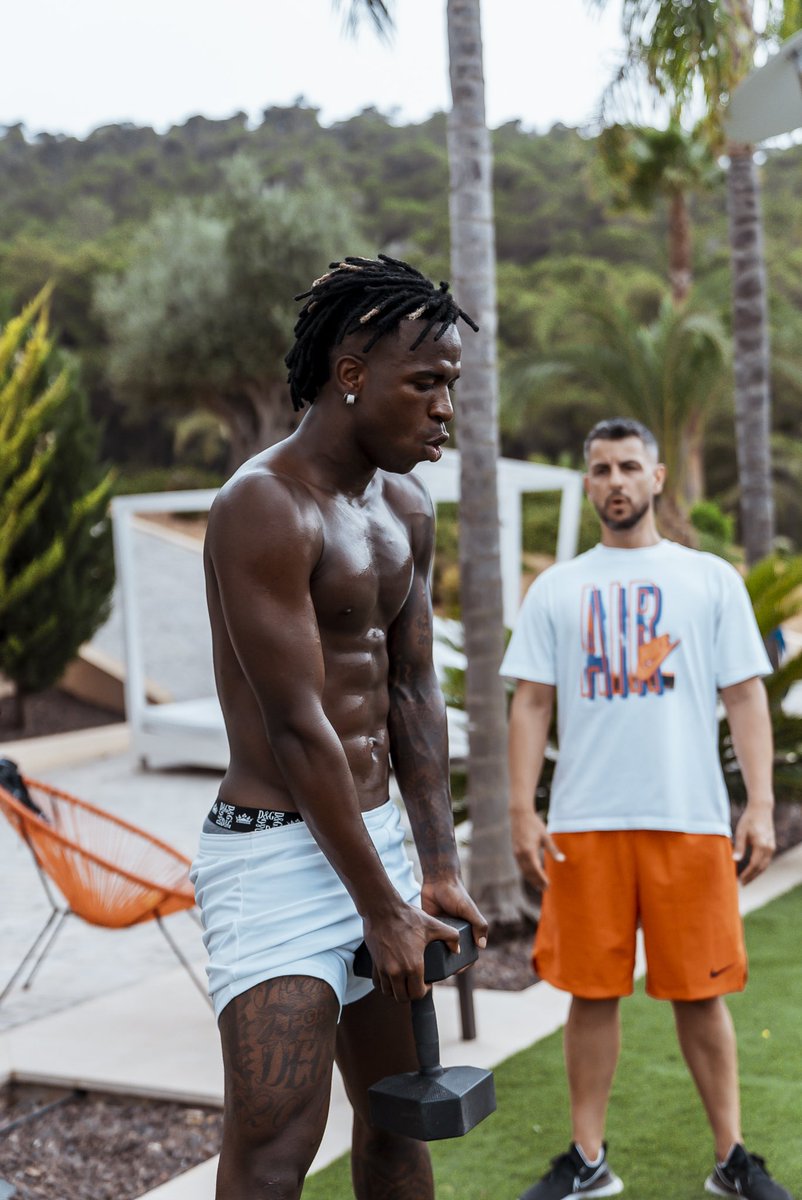 vinijr's tweet image. 