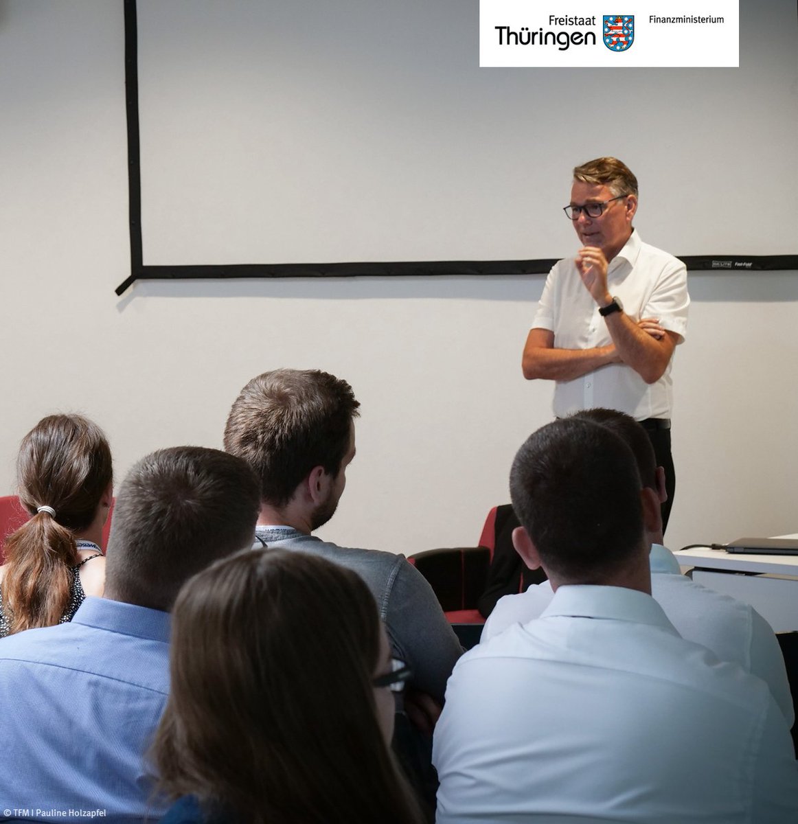 CIO_Thueringen's tweet image. @CIO_thueringen im Gespräch mit den Studierenden der @DHGeraEisenach zum dualen Studiengang #Verwaltungsinformatik. 
Wir bedanken uns für die vielen Impulse &amp;amp; Anregungen. Klar ist: Wir bleiben auch zukünftig in Kontakt mit unseren Verwaltungsinformatiker:innen in spe. 
(TCIO)