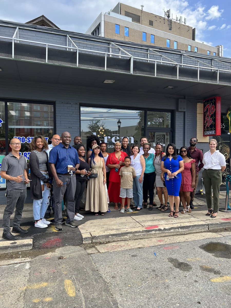 Krem Lash Bar in Silver Spring opened in the height of the pandemic. Today they get to do the official ribbon cutting ceremony! Congratulations!