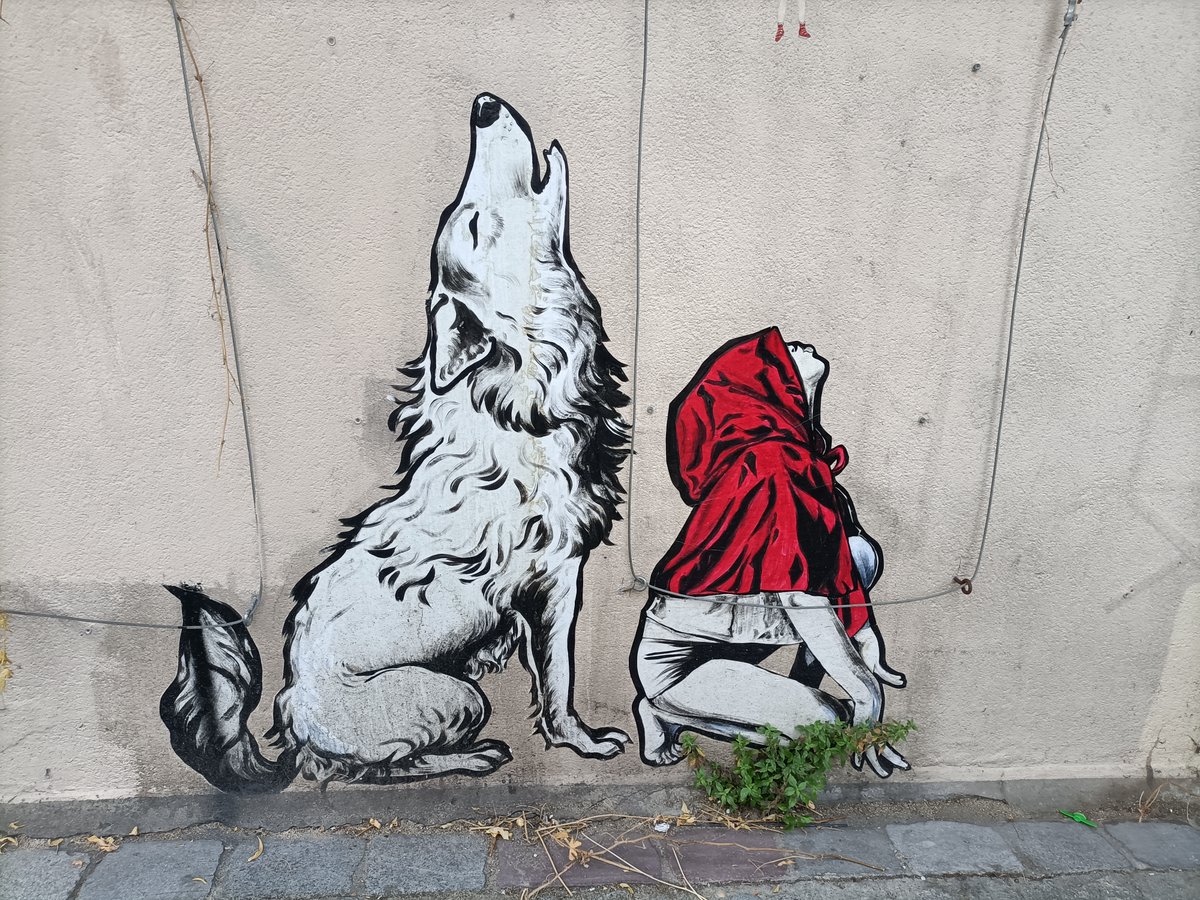 BibAssiaDjebar's tweet photo. C'est #jeudiphoto pour le chaperon rouge aussi, qui hurle son bonheur d'avoir un super programme d'été à la #bibassiadjebar ! 🥳🐺☀️
#assiadjebarsummercamp #bibassiadjebar #bibdu20 #bib2paris #streetartparis #streetartparis20 @BibParis @Mairiedu20 https://t.co/8apCns7Xj9