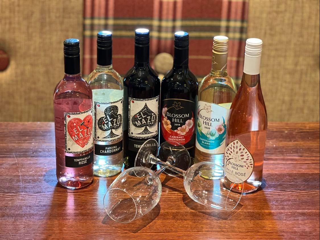 HardyPick_HH's tweet photo. What a great way to kick off the Women's Euro at 8pm tonight!

𝑬𝒏𝒈𝒍𝒂𝒏𝒅 𝒗 𝑨𝒖𝒔𝒕𝒓𝒊𝒂

Curry &amp; a Drink from £6.50
Bottle wine from £5

Now that's a great start to the Woman's Euro's

#WomansEuros #Football #Sport #drink #food #Lionesses https://t.co/0j2XRVUzjw