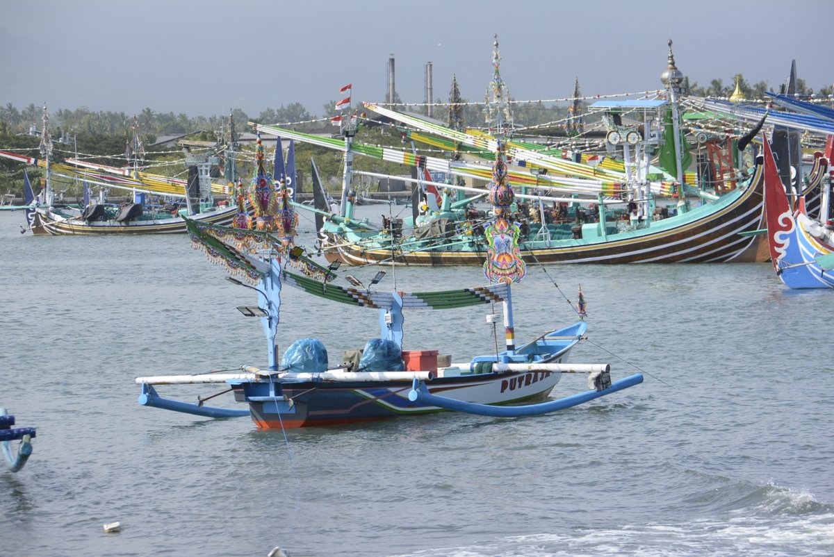 djpt_kkp's tweet photo. Sebelumnya (4/7) telah dilakukan kick off meeting appraisal mission Proyek Integrated Fishing Port and International Fish Market (IFP-IFM) Phase-I yang dipimpin langsung Dir Kepelabuhanan Perikanan Tri Aris Wibowo bersama @isdbindonesia

 #KKPAccelerate #BanggaJadiNelayan https://t.co/zHxBcWuoZ1