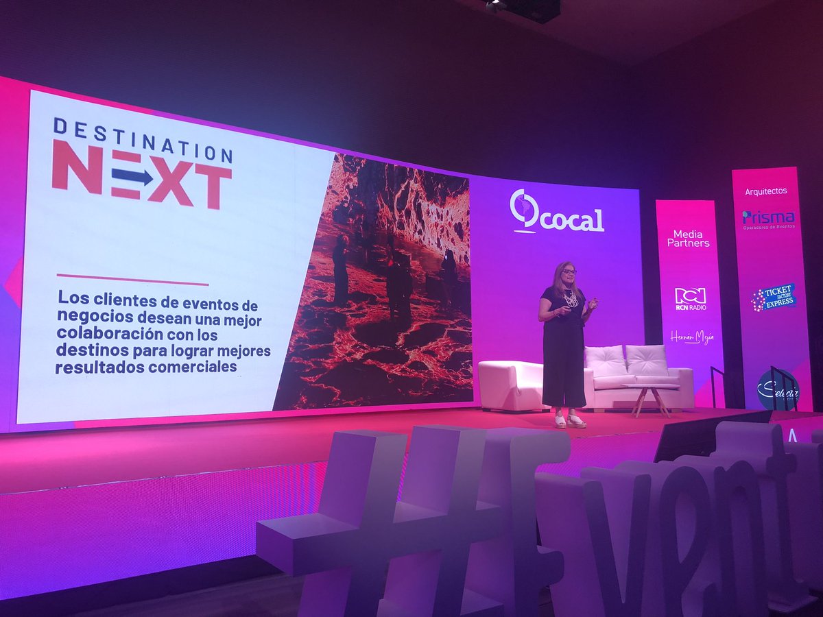 echaillo's tweet photo. Con esa combinación de conocimiento, emoción y humanidad que siempre le caracterizan, nuestra amiga @ana_Viscasillas #soyBoricua nos ilustra acerca del Marketing de Destinos a través de los valores sociales en las comunidades ! #ExperienciaCocal38 #EventLabCocal2022 @mmgynext https://t.co/8awJNQj2IR
