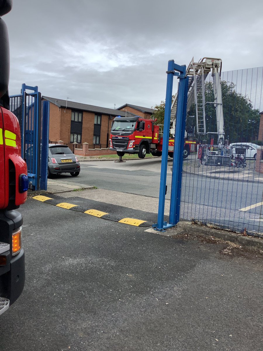 oli_primary's tweet photo. Some more photos from our visit from @MerseyFire this afternoon #olicommunity https://t.co/EAkXVRg7o4