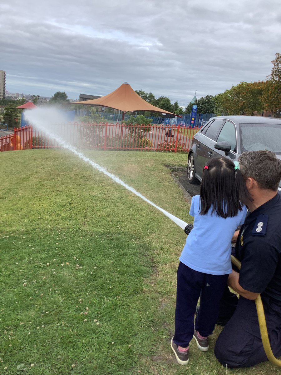 oli_primary's tweet photo. Some more photos from our visit from @MerseyFire this afternoon #olicommunity https://t.co/EAkXVRg7o4