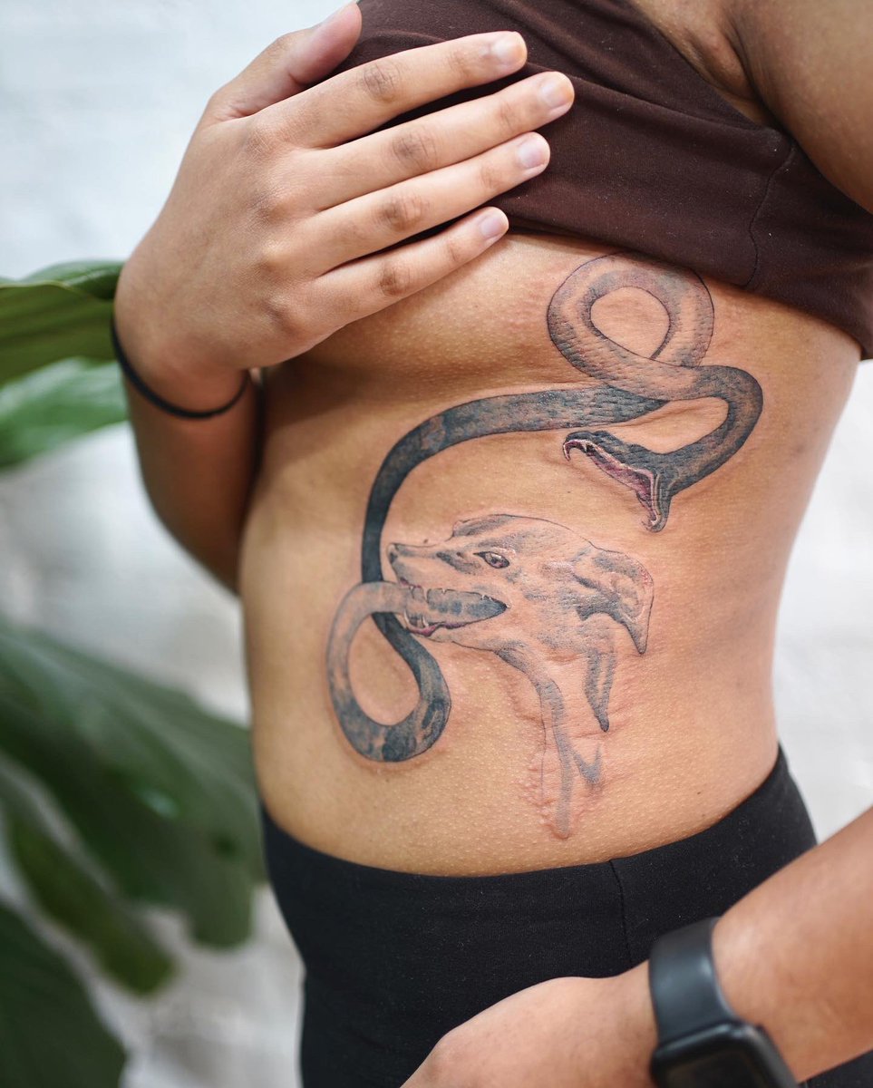 ragyeom_tattoo's tweet photo. Snake and dog, for Ishmat
-
Original art work @PearFleur 
Done at @yantstudio https://t.co/GrE7UJF67k