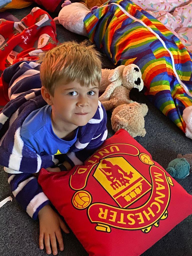 ThorngroveLower's tweet photo. Sleepover fun for Reception #Movies #Sleepover #Friends @ThorngrovePrep https://t.co/9uv2HQ3glA