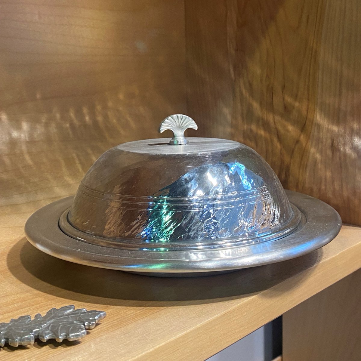AitkensPew's tweet photo. Totally obsessed with the shine this fancy butter dish brings to the table #nofilter πβ¨
|
|
|
#Pewter #NewBrunswick #Fredericton #SupportFredLocal #ExploreFredericton #DowntownFredericton #PewterTableware #AitkensPewter #Aitkens50 #butterdish #artisantablewear https://t.co/TTzOAe68Lt