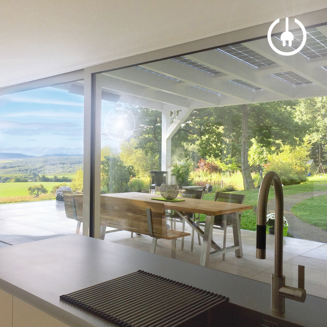 Easycarport's tweet photo. Eine der häufigsten Fragen die gestellt wird: Ist das nicht zu dunkel im Haus?
#wohnzimmerimgarten #solarterrassendach #solarterrasse #solarglas #solarcarport #selbsversorgen #sonne #strom#madeingermany https://t.co/6jQDmYpGLl