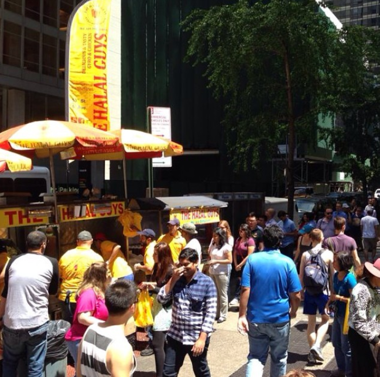 HalalGuys's tweet photo. Summers in NYC have always been for eating at the original cart on 53rd and 6th ☀️

#53rdand6th #Summer #Summertime #Summertimeeats #SummerinNY #NewYorkSummer #Streetfood #FoodCart #Summereats #NYCFood #Officialstartto #Summer #NYCHalal #Halaleats #Throwback https://t.co/dqBRD4b60z