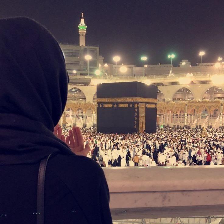 #NewProfilePic
لوگ بھول بیٹھے ھیں' کوئی کن بھی کہتا ھے...!!!