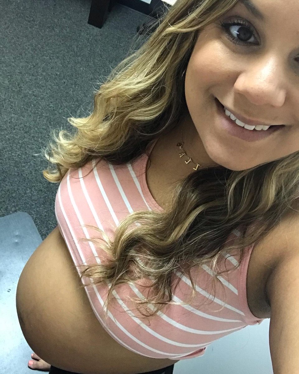 iHeartChubbs's tweet photo. 33 weeks today! #DallasDay #Baby #ThirdTrimester https://t.co/VxIDA8haQX