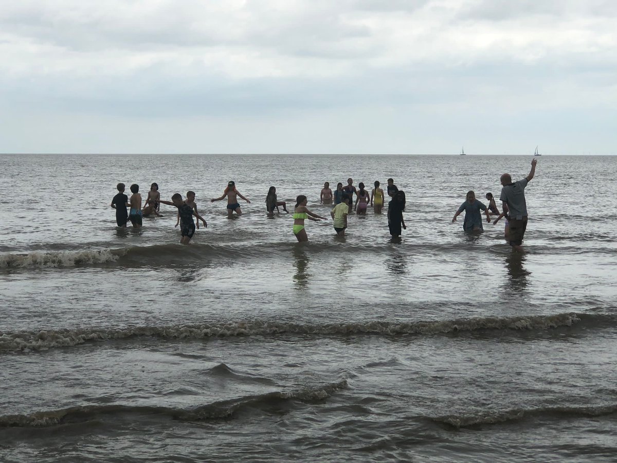 Time for some fun on the beach! 🏖💙