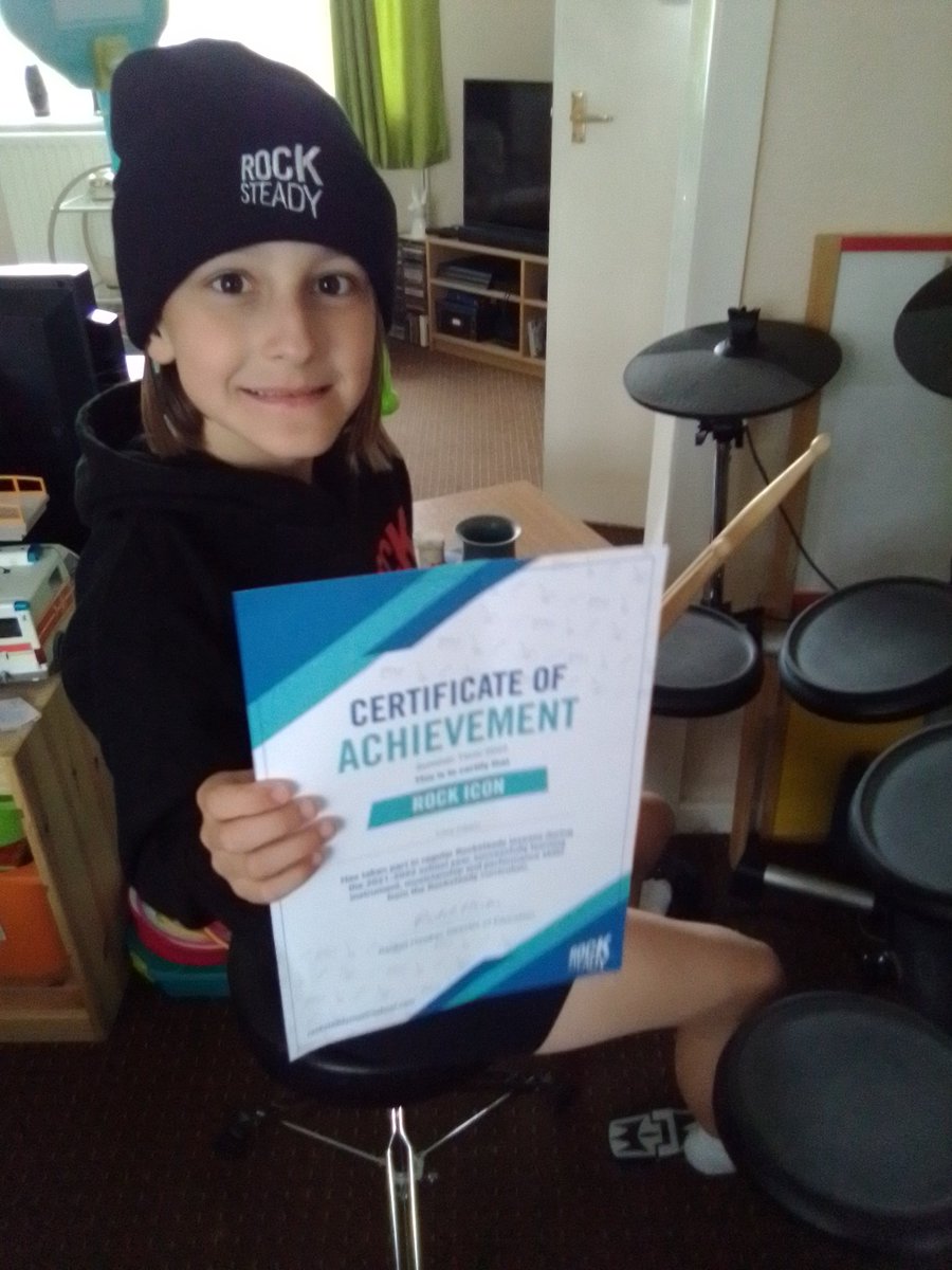 Lucy is delighted with her certificate <a href="/RSMusicSchool/">Rocksteady Music School</a> <a href="/HLC_Primary/">HLC_Primary</a> @MrsBowen5A
