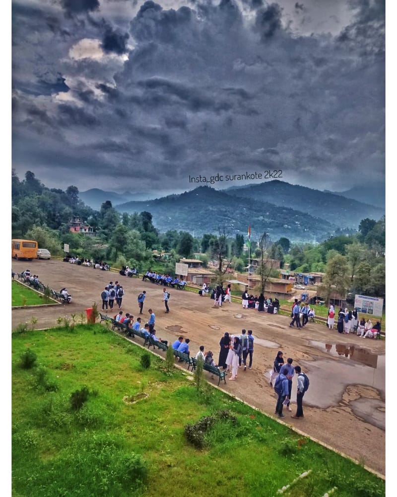 __Aisha_q56's tweet photo. View 🤩
#gdcsurankote 😍
#surankote_mini_kashmir 💚 https://t.co/hxA3M6Hxds