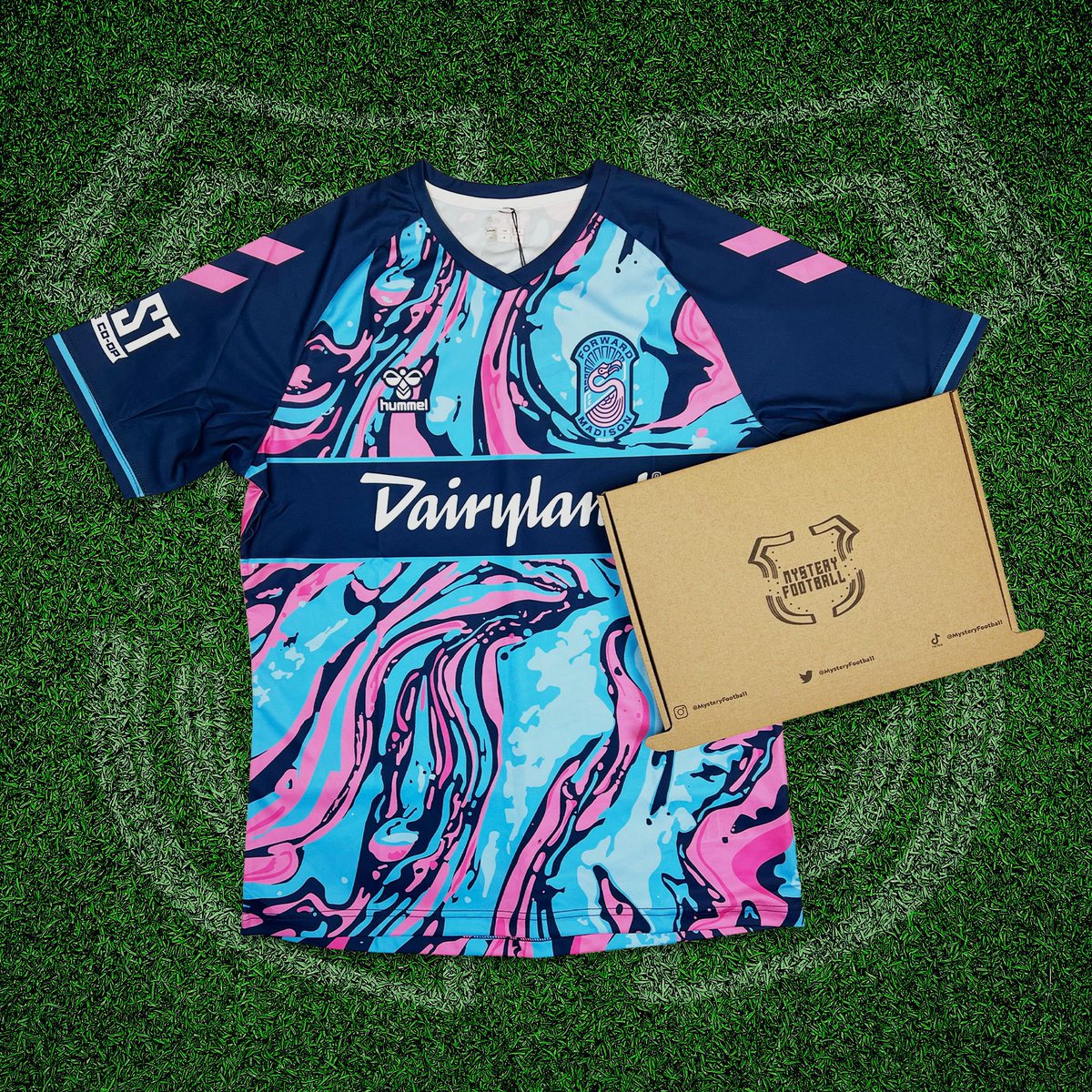 mysteryfootball's tweet image. 🚨GIVEAWAY!🚨

We are giving away a Mystery kit to one lucky follower!

How to enter 👇 

1️⃣ RT this tweet
🤝 Follow us 

Good luck!