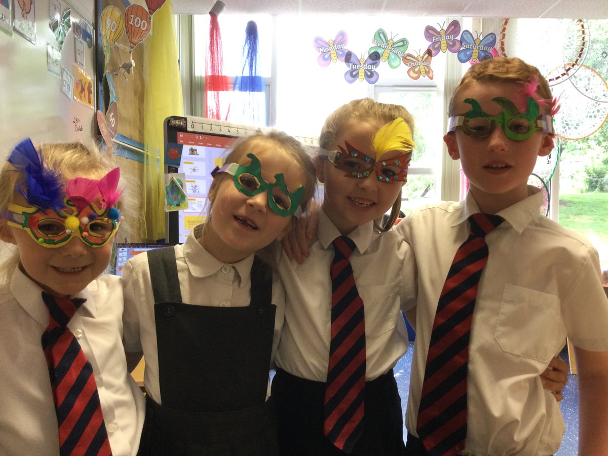 Year2SL's tweet photo. Using our invention goggles to search out problems we can solve @nsprimary @LittleInventors #DaytoCreate @Artsmarkaward https://t.co/wRpOjZ4g2K