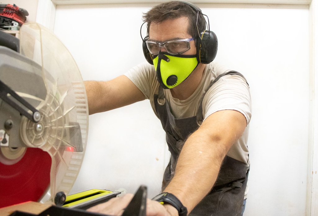 Why are our M2 and M2.5 Mesh Masks a must-have for summer projects? 
🔵 Ultra-breathable mesh fabric
🔵 Valves that reduce moisture inside the mask
🔵 Adjustable nose clip prevents glasses from fogging
Stay cool and breathe easy this summer.
rzmask.com/collections/ma…