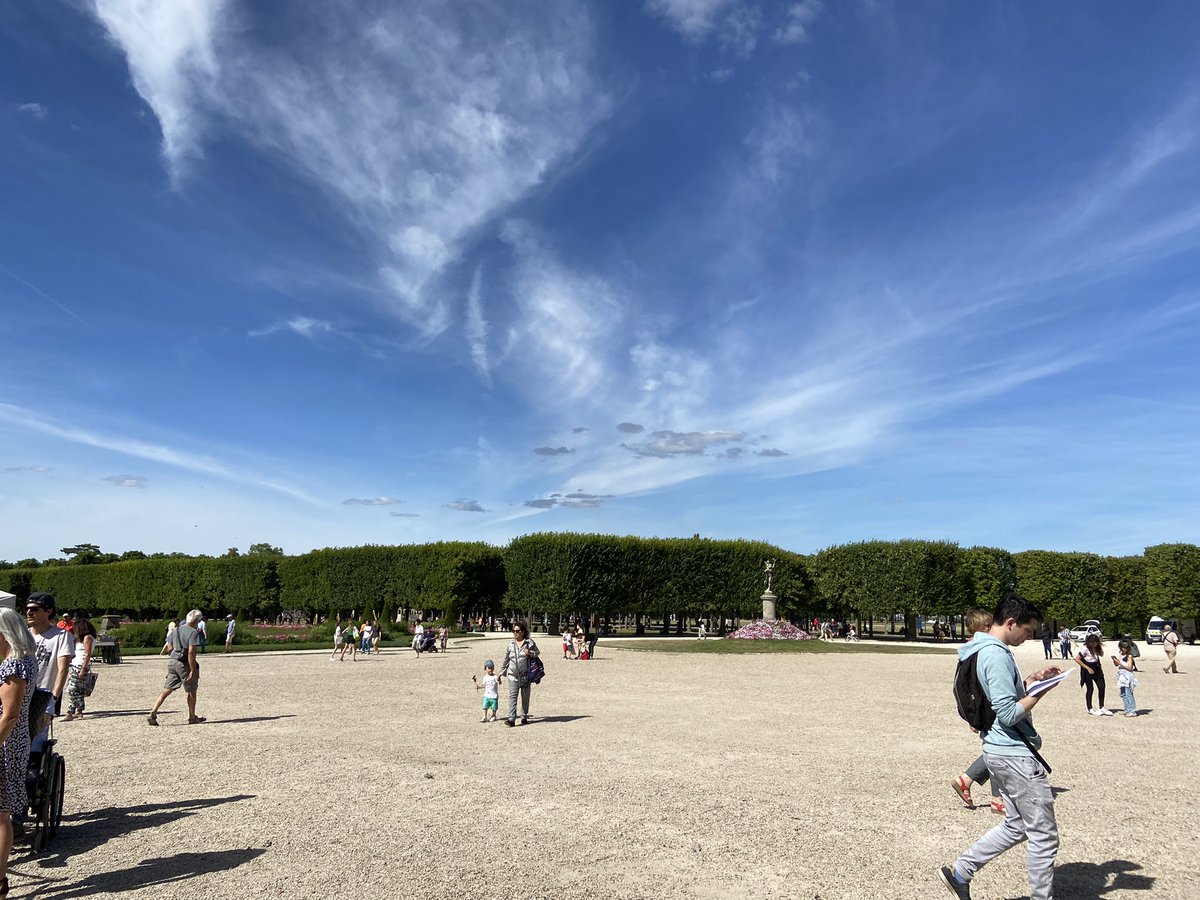 #Tram13 🚎 Rendez-vous dans le parc du château <a href="/StGermainLaye/">St-Germain-en-Laye</a> avant le premier trajet du (très attendu) Tram 13 ! Plusieurs animations sont organisées avant le grand départ. D'ici-là, retrouvez notre dossier sur Yvelines-infos
➡️bit.ly/3yNb4IE