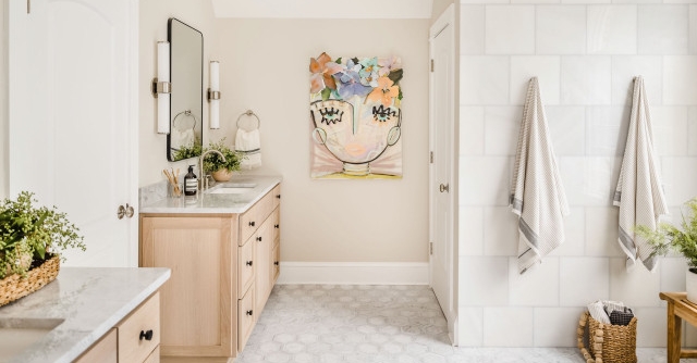 Bathroom of the Week: Natural Materials and a Shower Room houzz.com/magazine/bathr…