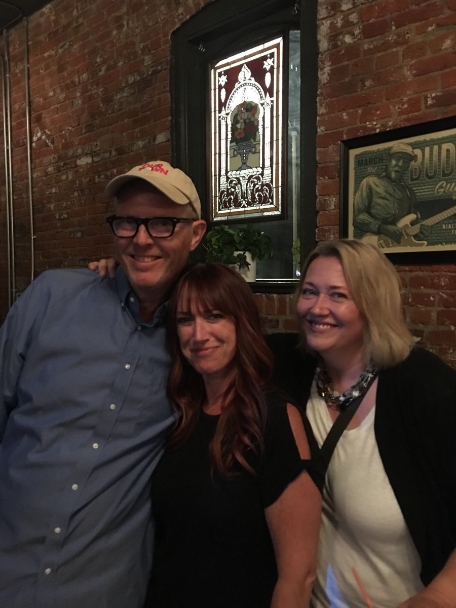 decker_kathy's tweet photo. @RobbieFulks 🥰🎉🥂 https://t.co/tNaW9nn1Xb