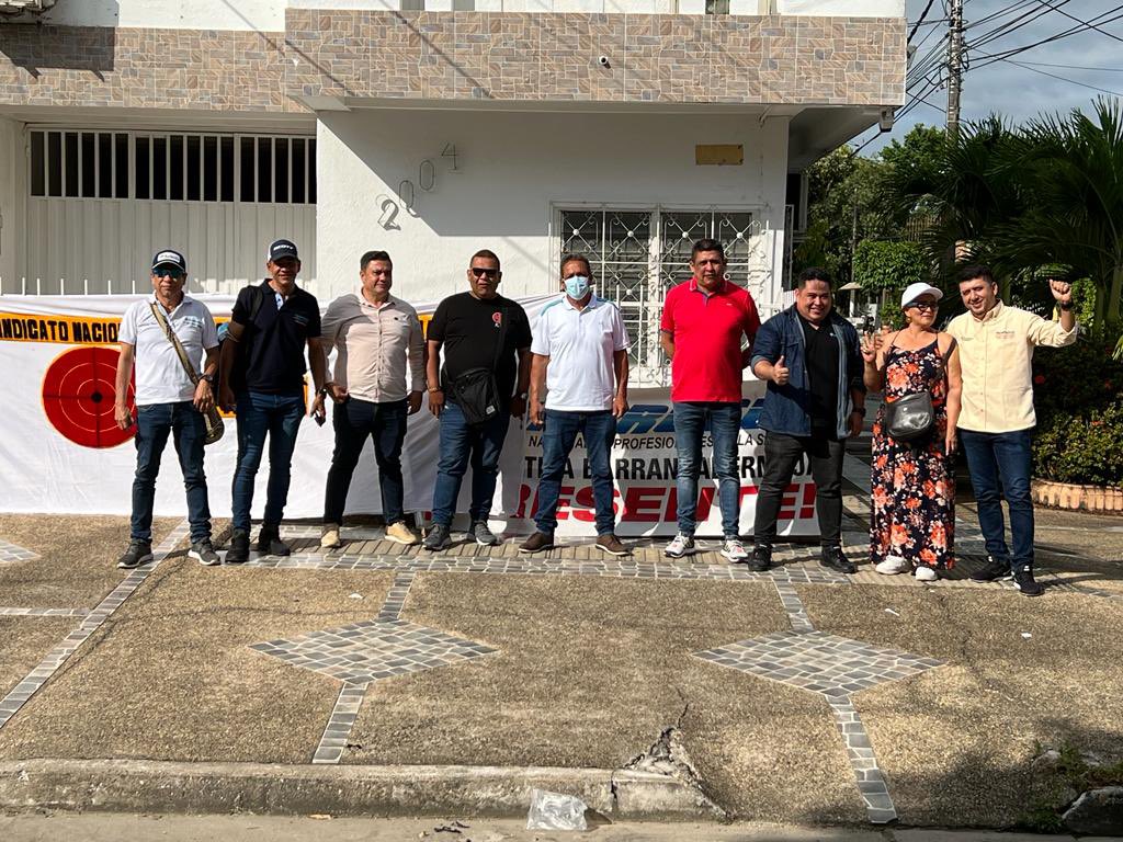 Escoltas de la empresa Seguridad Oncor, protestas en la ciudad de Barrancabermeja por desconocimiento por parte de la contratista al servicio de <a href="/ECOPETROL_SA/">Ecopetrol</a> <a href="/SINPROSEGN/">SINPROSEG NACIONAL</a> <a href="/SinprosegBucara/">SinprosegBucaramanga</a> <a href="/SinprosegO/">SinprosegOcaña</a> <a href="/SubdirectivaM/">SINPROSEG MEDELLÍN</a>