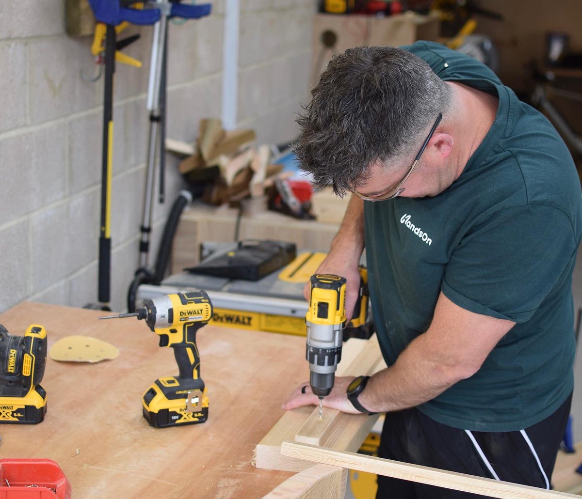 GetHandsOnUK's tweet photo. How do we keep our high standards on a HandsOn Project Day?
We prepare a lot of the timber in our workshop and during a project, the HandsOn team are overlooking and #GivingAHelpingHand to ensure the high standards and safety is continued throughout.
#HighStandards #GetHandsOn https://t.co/waxOUQSbQj